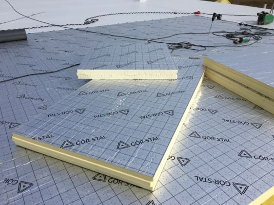 Gór StalDämmung eines Flachdachs aus Dämmplatten, Biskupice Podgórne, 2016.