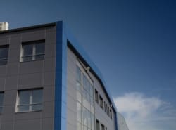 Budynek Fabryki Płyt Izolacyjnych termPIR w Bochni, Gór stal